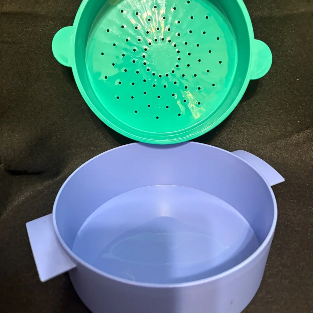 TUPPERWARE 2 Piece Smaller Micro Dish Streamer Set  Replacements No Lid #3220-22